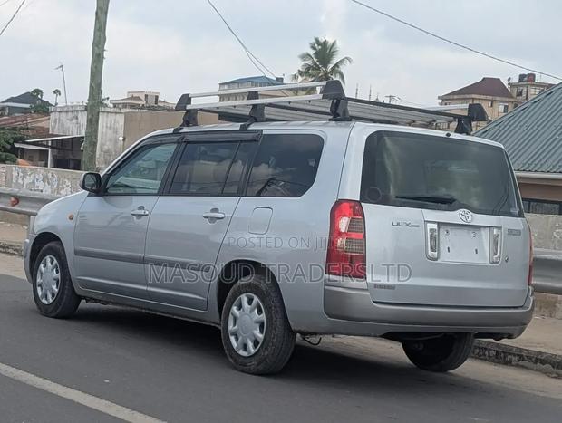 Toyota Succeed 2002 Silver