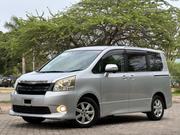 Toyota Noah 2008 Silver for sale