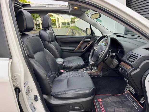 Subaru Forester 2.0XT Touring 4dr SUV AWD (2.0L 4cyl Turbo CVT) 2014 White