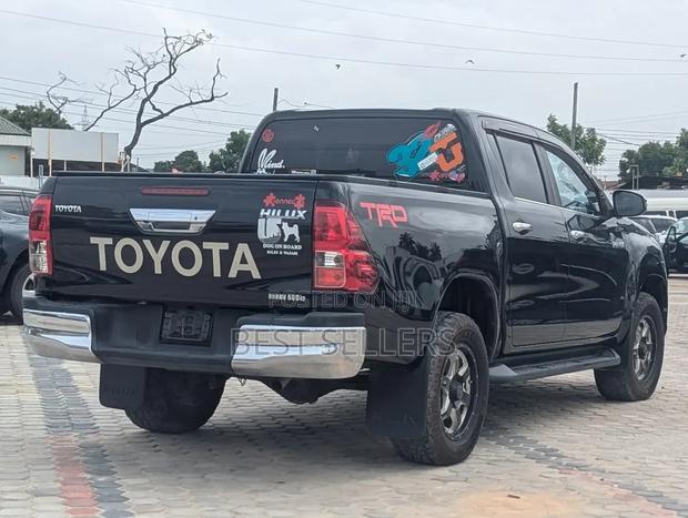 Toyota Hilux Rogue 4x4 2018 Black