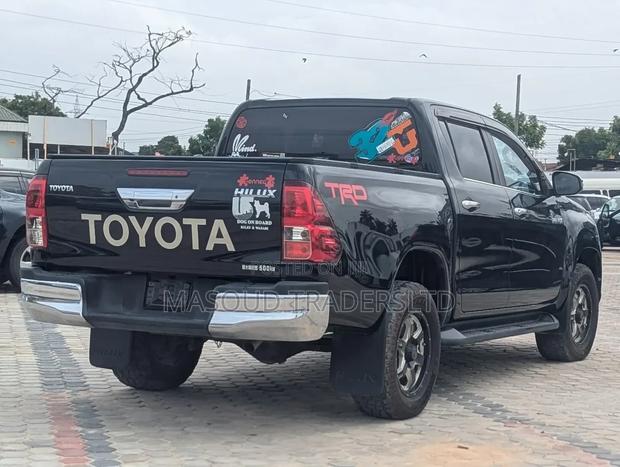 Toyota Hilux Rogue 4x4 2018 Black