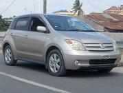Toyota IST 2004 Gold for sale