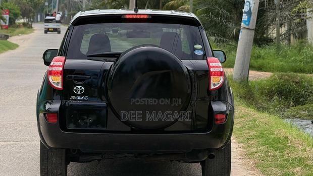 Toyota RAV4 2010 Black