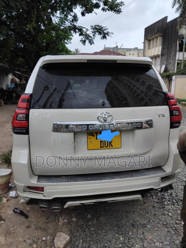 Toyota Land Cruiser Prado 2010 White