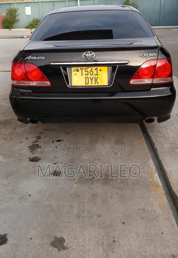 Toyota Crown Royale 2005 Black