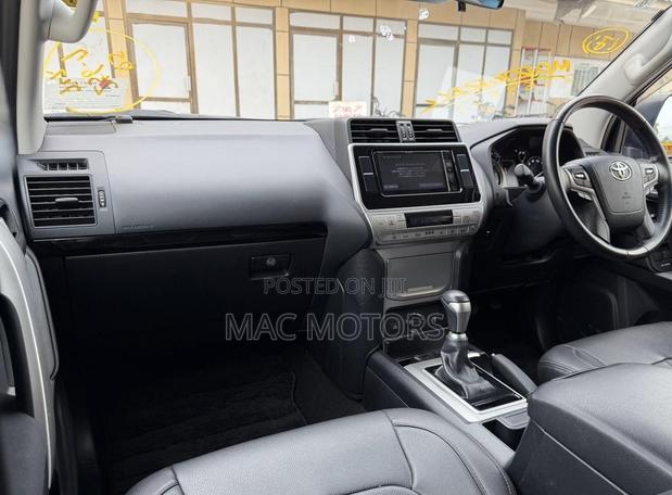 Toyota Land Cruiser Prado 2.7 2020 Black