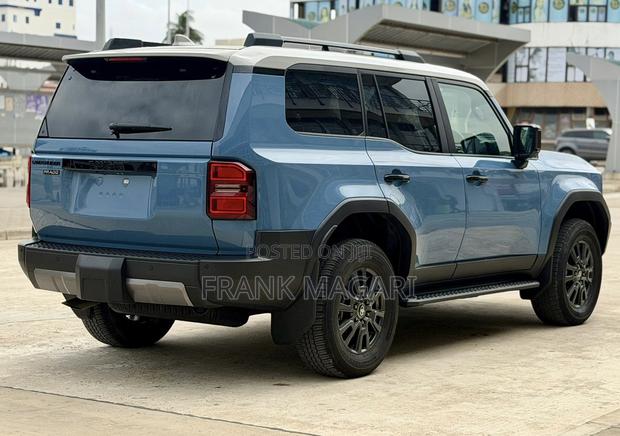 Toyota Land Cruiser Prado 2.8 2025 Blue