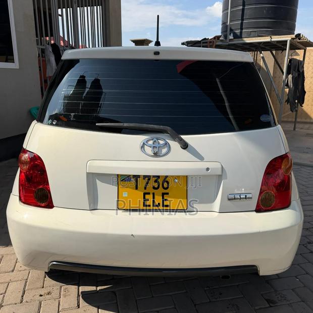 Toyota IST 2005 White