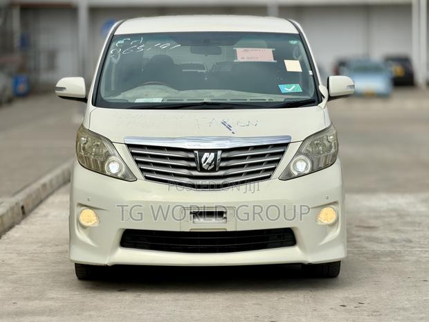 Toyota Alphard 2.4 Petrol FWD 2010 White