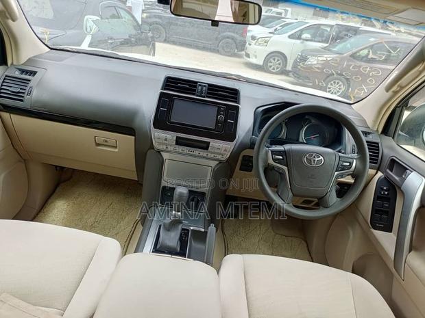 Toyota Land Cruiser Prado 2017 White