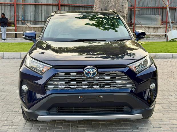 Toyota RAV4 2020 Blue