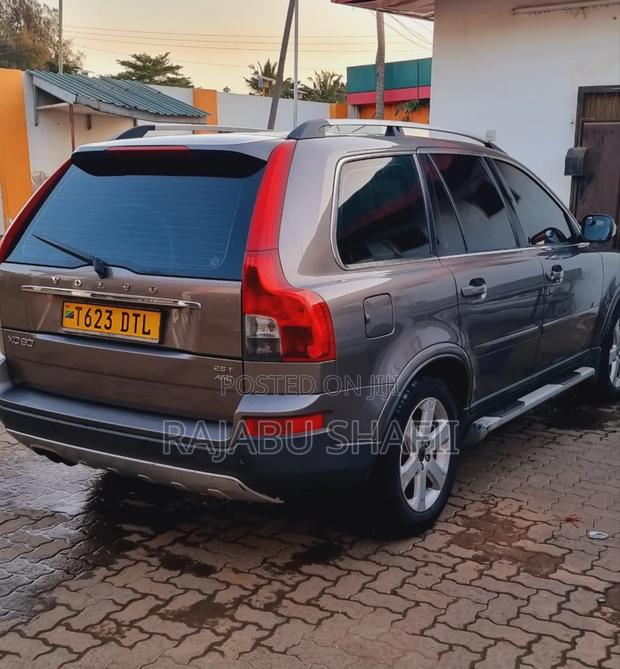 Volvo XC90 3.2 R-Design AWD (3.2L 6cyl 6A) 2010 Brown
