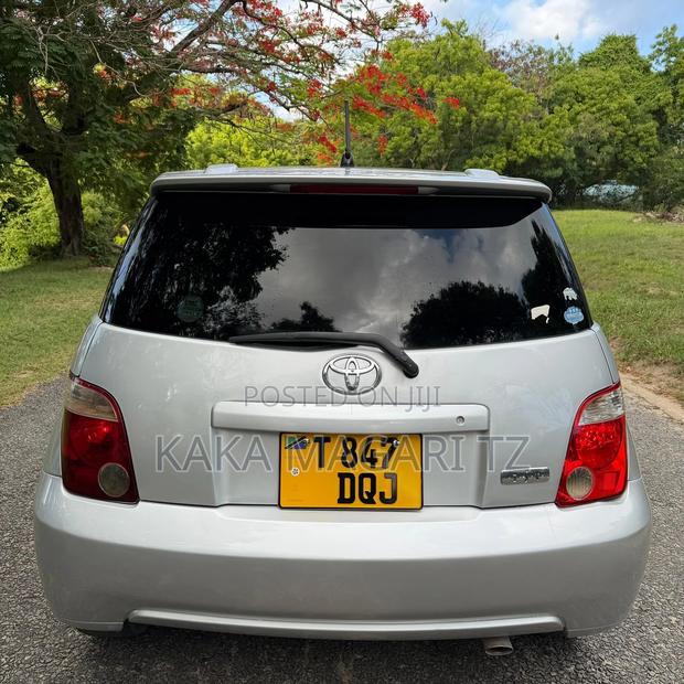 Toyota IST 2005 Silver