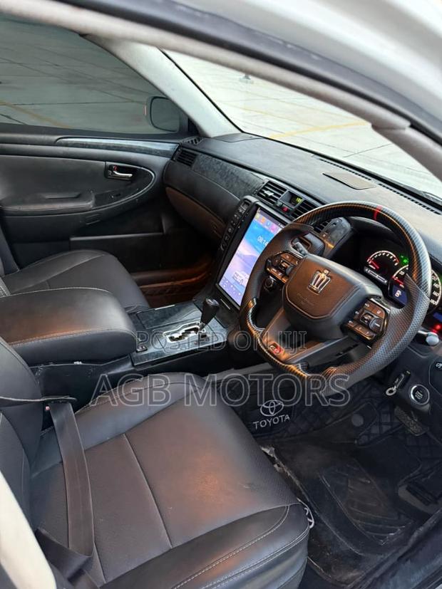 Toyota Crown 2004 White