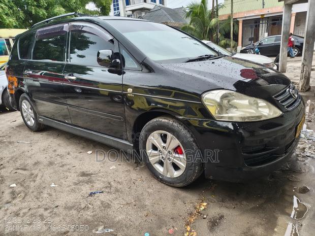 Toyota Ipsum 2005 Black