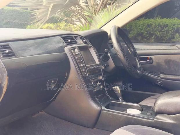 Toyota Crown Royale 2005 White