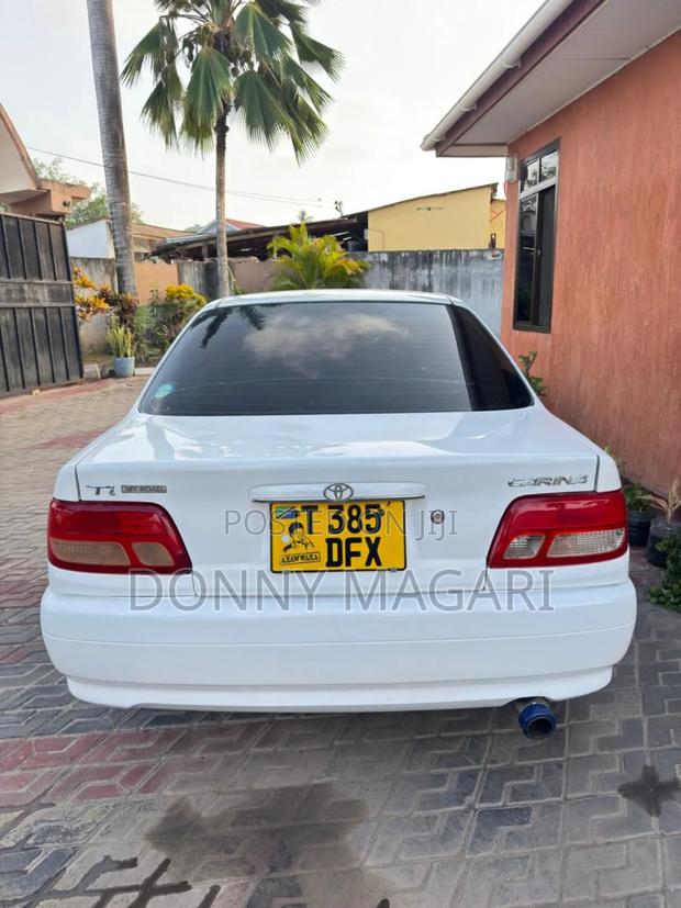 Toyota Carina 1.5 FWD Sedan 2000 White