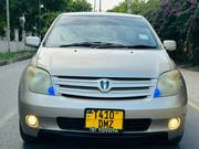 Toyota IST 2005 Gold for sale