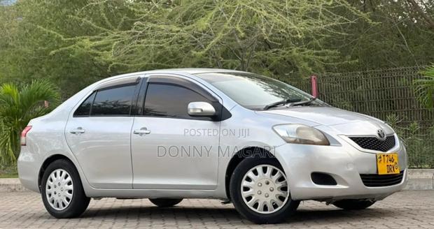Toyota Belta 2008 Silver