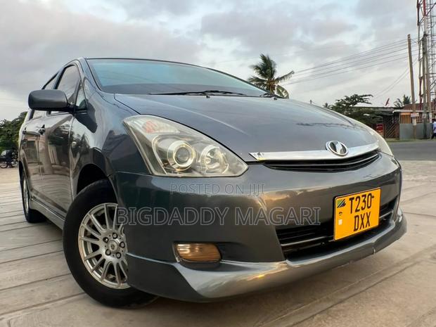 Toyota Wish 2005 Gray