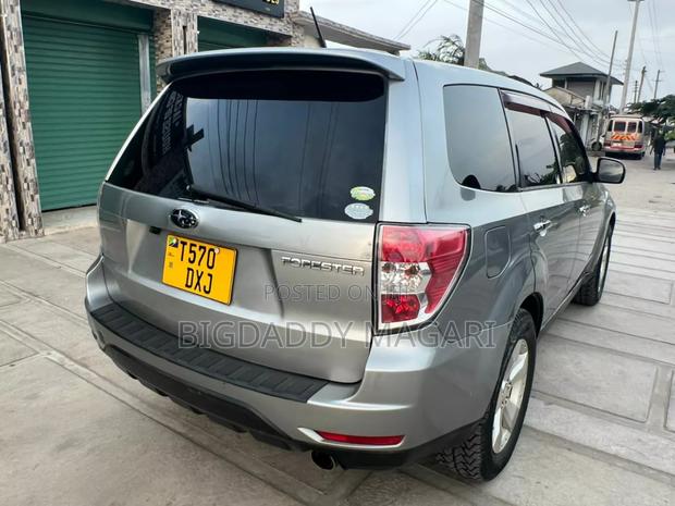 Subaru Forester 2010 Silver