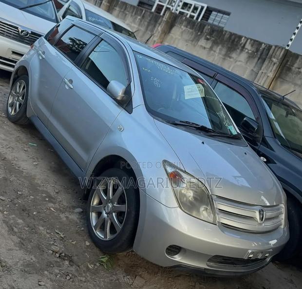 Toyota IST 2004 Ivory