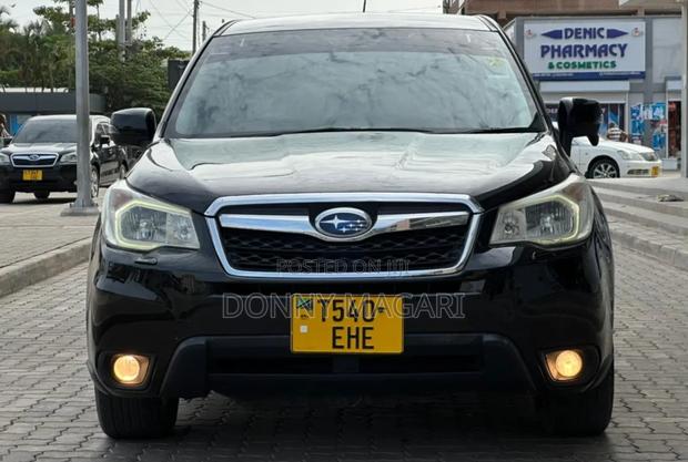 Subaru Forester 2.0XT Premium 4dr SUV AWD (2.0L 4cyl Turbo CVT) 2014 Black