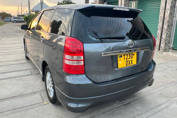 Toyota Wish 2005 Gray