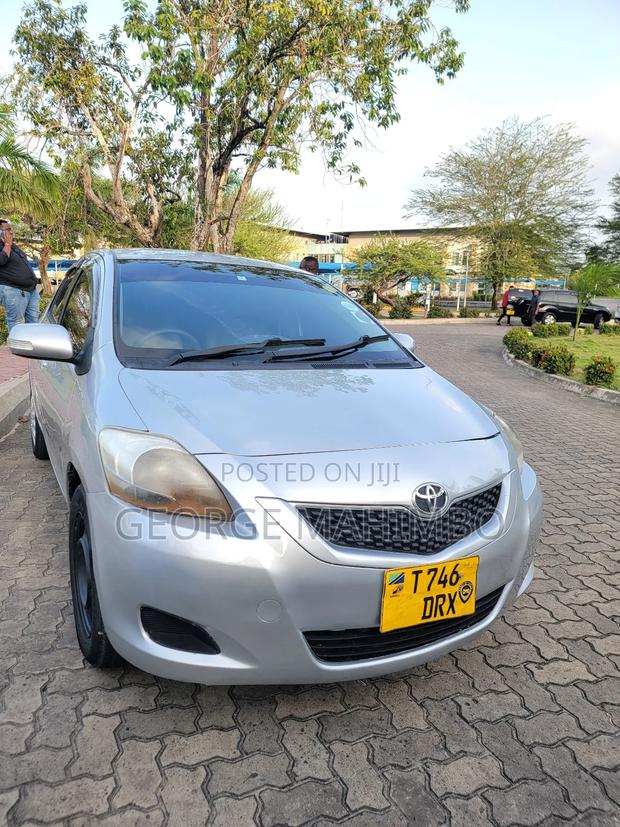 Toyota Belta 2006 Silver