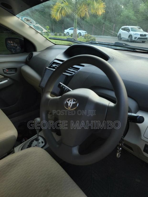 Toyota Belta 2006 Silver