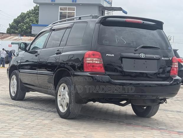 Toyota Kluger 2001 Black