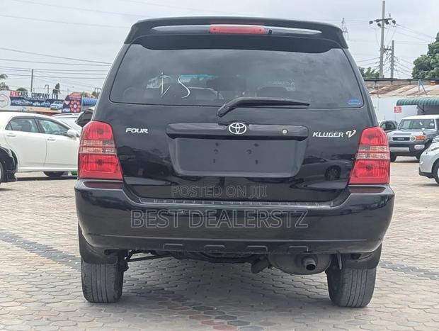 Toyota Kluger 2001 Black