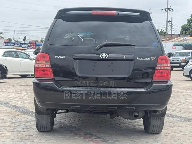 Toyota Kluger 2001 Black