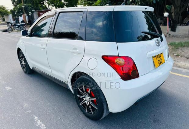 Toyota IST 2004 White