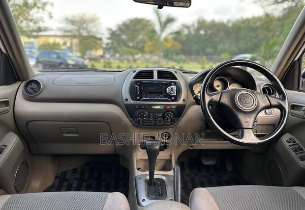Toyota RAV4 Base FWD 2001 Pearl