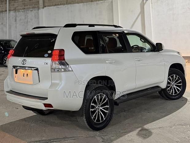 Toyota Land Cruiser Prado 2.7 i 2012 White