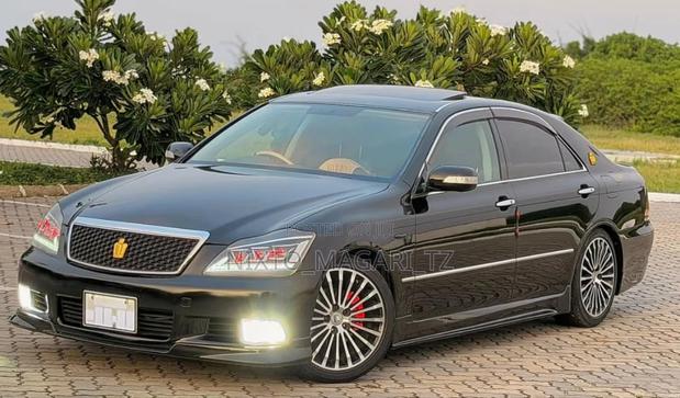 Toyota Crown 2006 Black