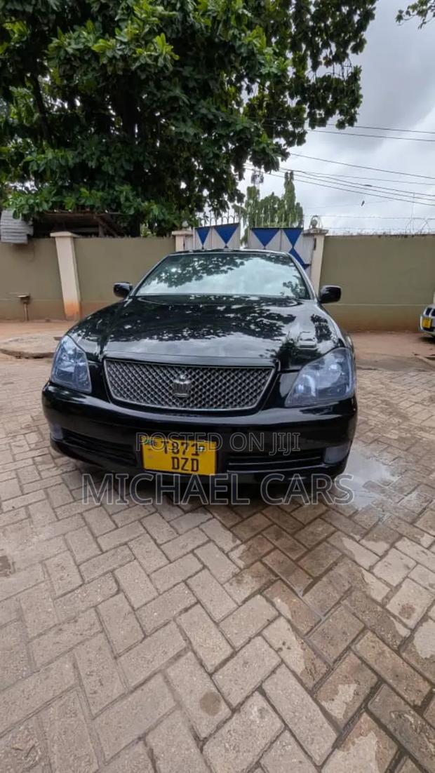 Toyota Crown Royale 2005 Black