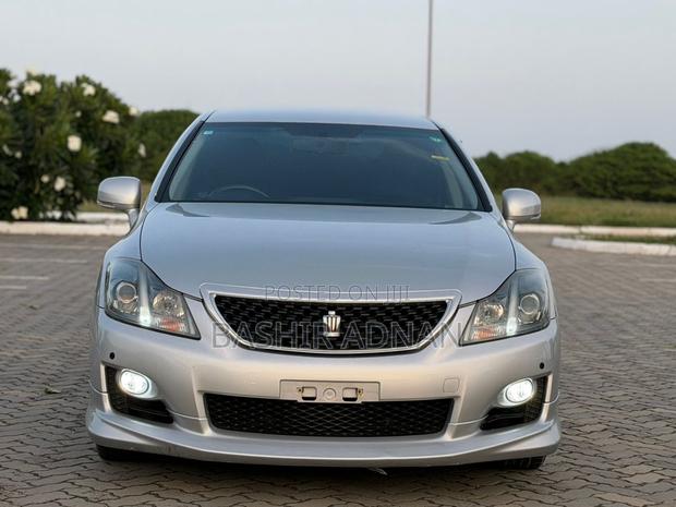 Toyota Crown 2009 Silver