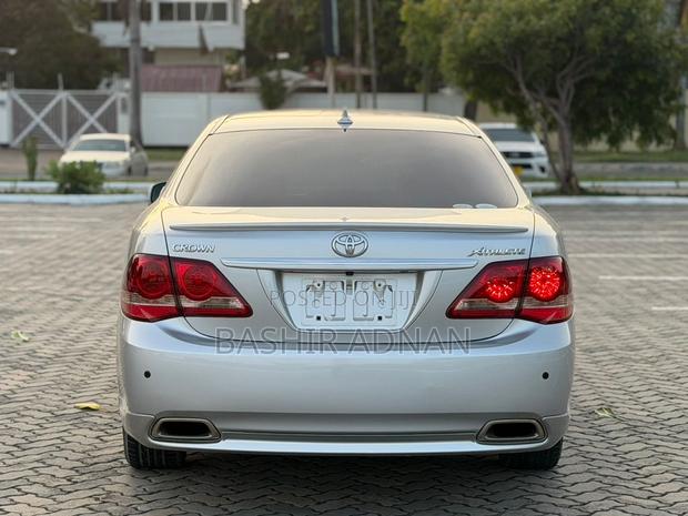 Toyota Crown 2009 Silver