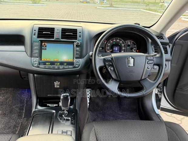 Toyota Crown 2009 Silver