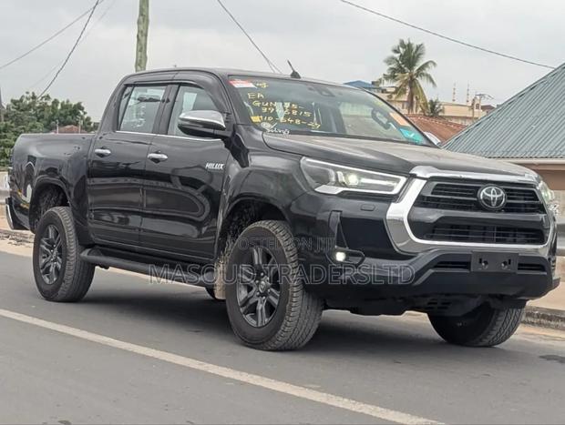 Toyota Hilux 2023 Black