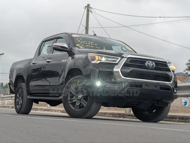 Toyota Hilux 2023 Black