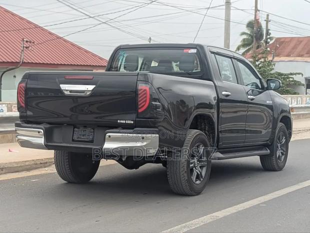 Toyota Hilux 2023 Black