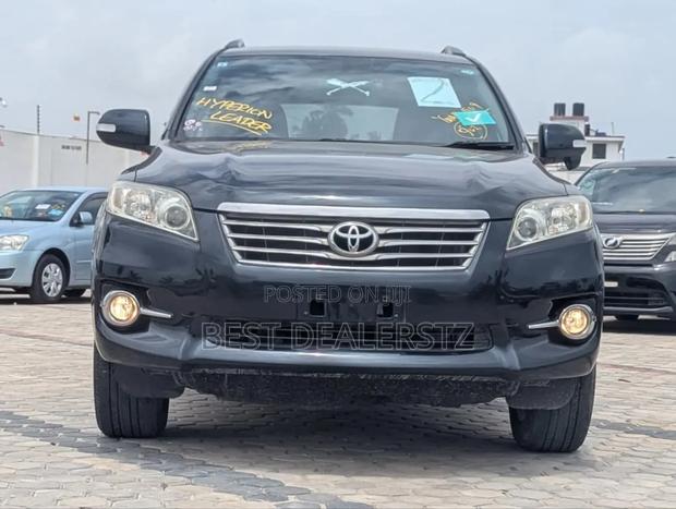 Toyota Vanguard 2013 Black
