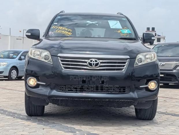 Toyota Vanguard 2013 Black