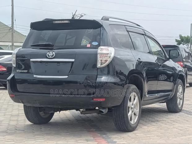 Toyota Vanguard 2013 Black