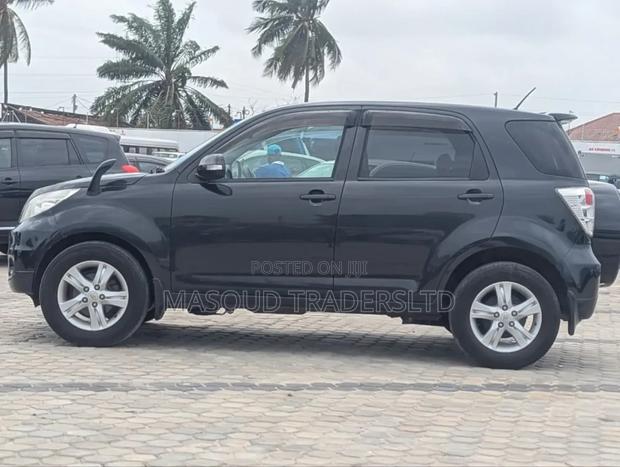 Toyota Rush 1.5 AWD 2010 Black