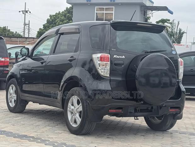 Toyota Rush 1.5 AWD 2010 Black
