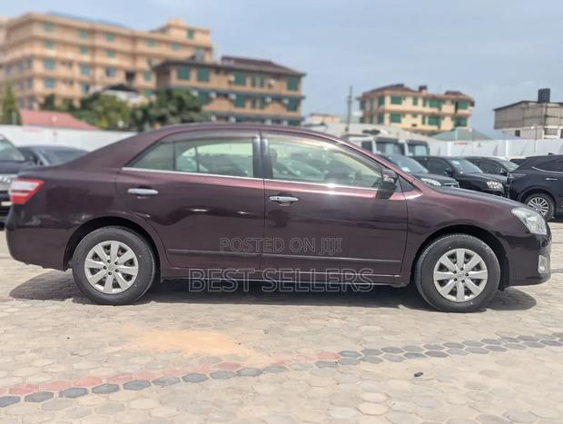 Toyota Premio 1.8 AWD 2013 Maroon